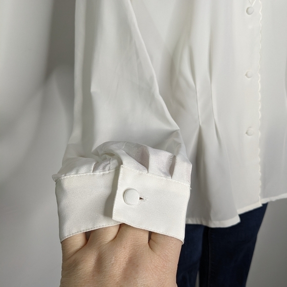 ✨3/$15 Vintage Le Caviar white embroidered button down 14 - Picture 3 of 7